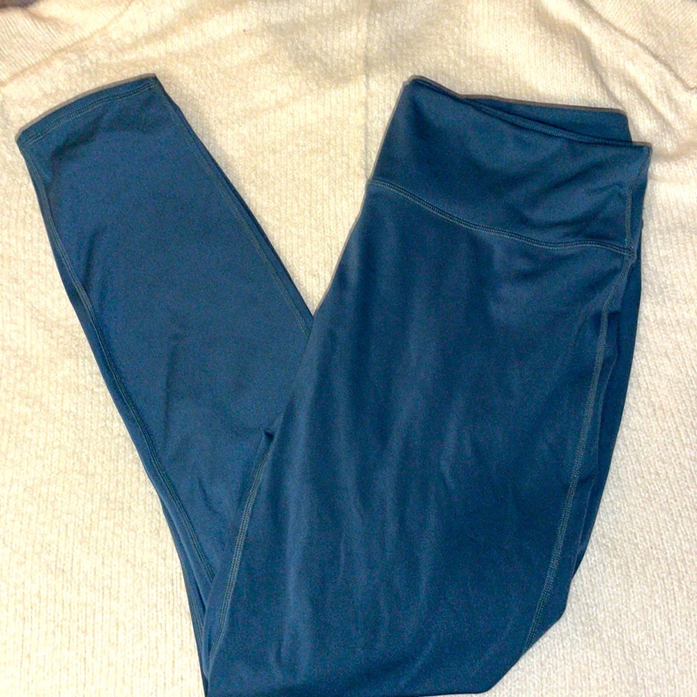 Fabletics Crop Motion 365 Leggings